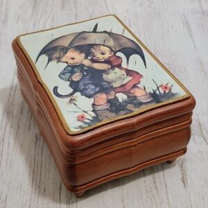 Vintage Fuji Japan Wood Music Jewelry Box Umbrella "Raindrops Keep Falling" Red